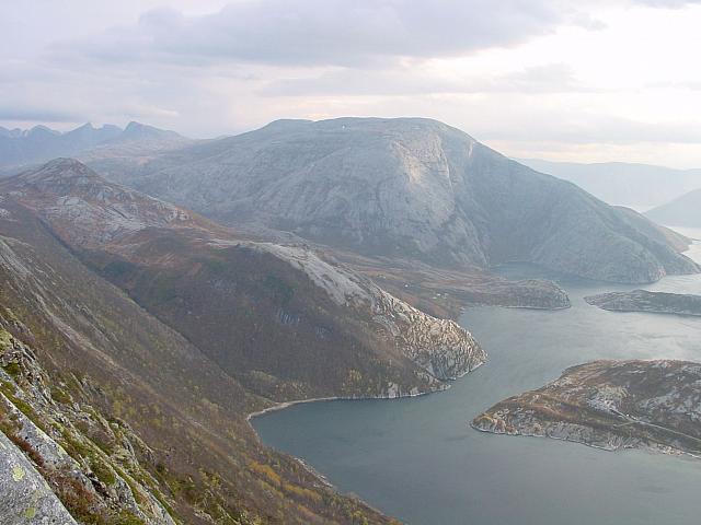Utsikt fra Ågfjellet mot Kroken, Eggesvik og Pallrakken