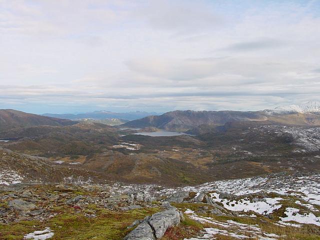 Kroklidalen og Valnesvatnet fra Skåla