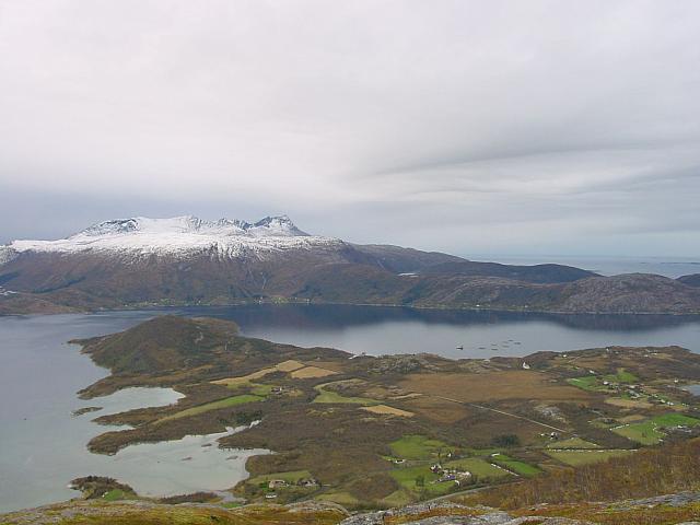Saura, Sannhornøya med Sandhornet fra Skålsvikhaugen
