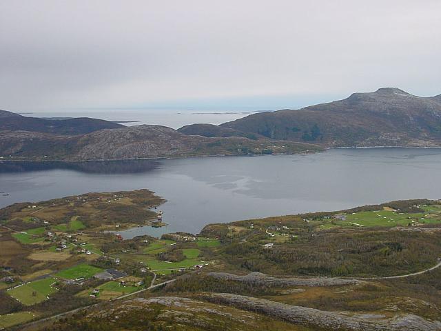 Nygårdsjøen og Finsnes fra Skålsvikhaugen