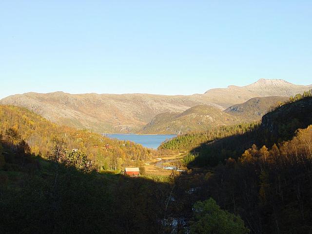 Sørvika og Valnesvatnet