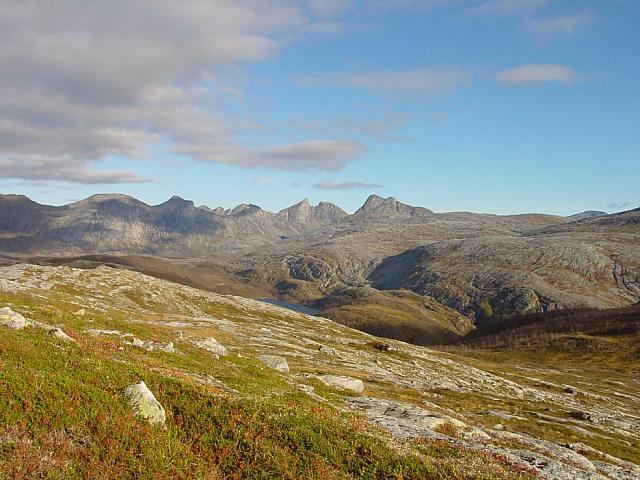 Utsyn mot Tverråsen og Sørdalen fra Gjætarfjellet