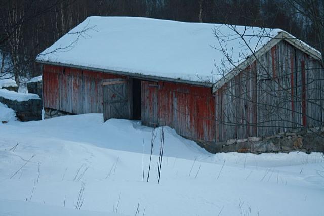 Vidåpen låvedør